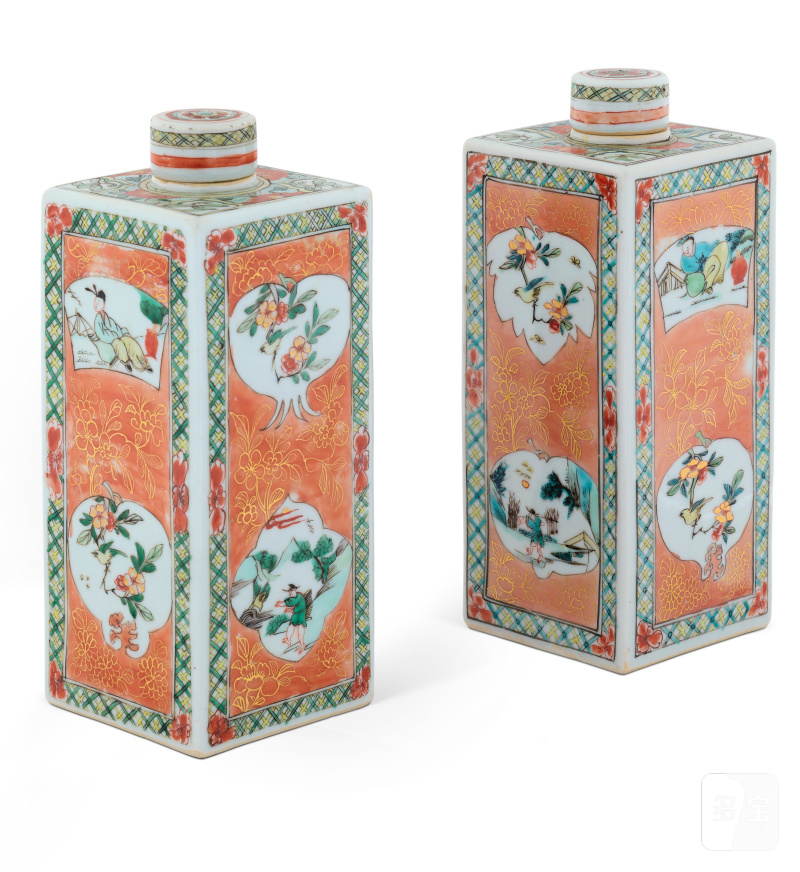 PAIRE DE BOUTEILLES COUVERTES CARRÉES EN PORCELAINE DE LA FAMILLE VERTE  CHINE, DYNASTIE QING, ÉPOQUE KANGXI (1662-1722) - 图3